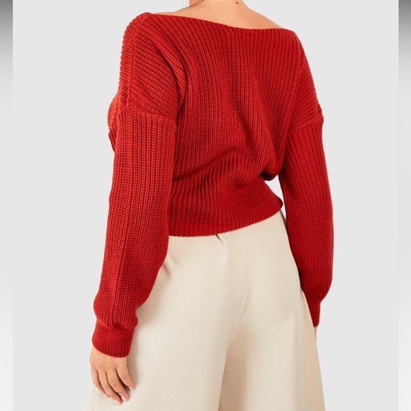 NEW•16•Minimalist Brick Red Twist Reversible Sweater - Picture 5 of 13